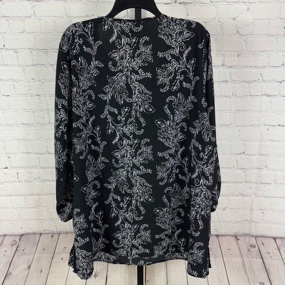 Lane Bryant Black Floral Print Split Neck 3/4 Sleeve Boho Top Size 20 - Picture 6 of 7